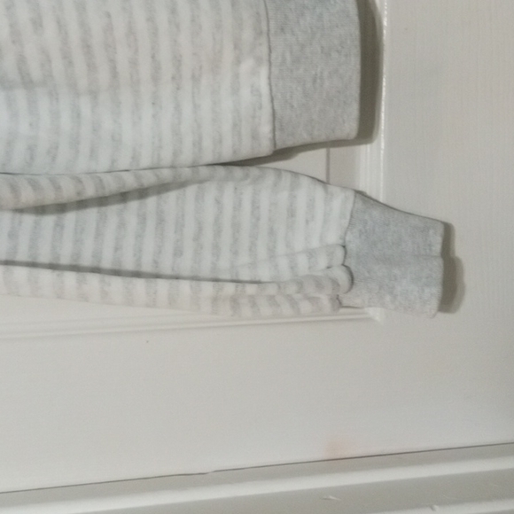 MICKEY MOUSE SWEATSHIRT - Picture 8 of 8